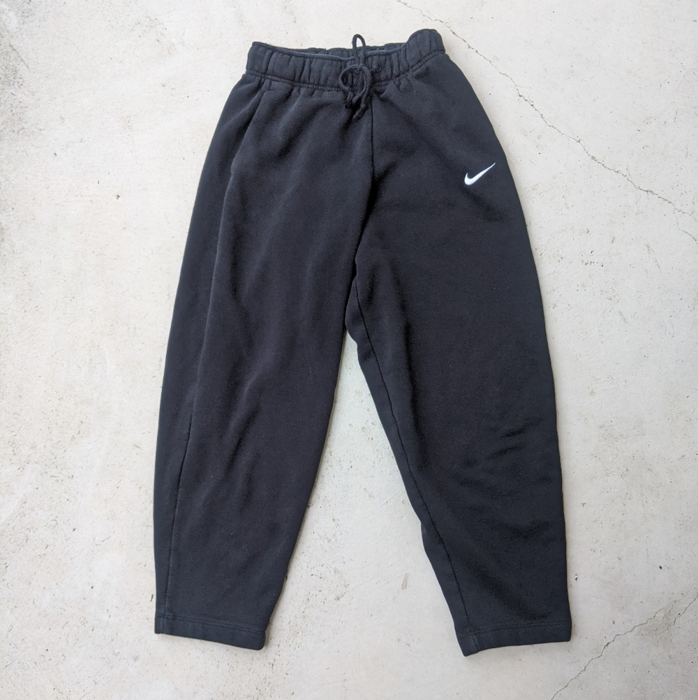 NIKE Black High-rise Lounge Capri Pants